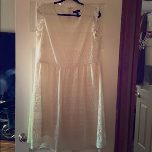 White/cream lace dress